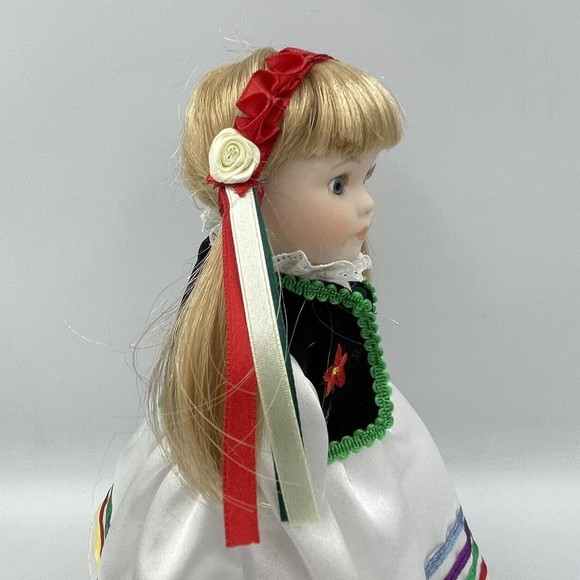 Royalton Porcelain Doll 1998 Wanda Storybook Doll Hand Painted Poland 10 Inches - Picture 8 of 16